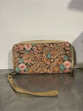 Floral Paisley Zip-Around Wristlet Wallet - Beige/Tan